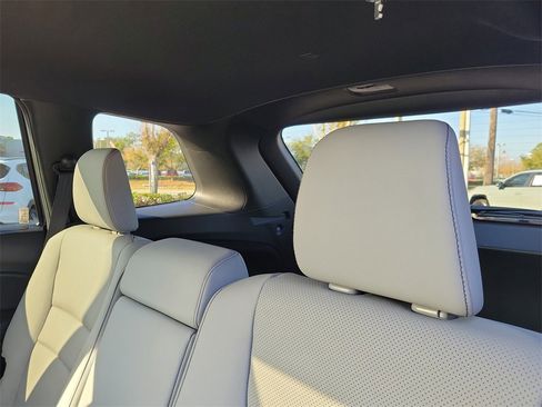 Certified 2025 Honda Passport EX-L image 18