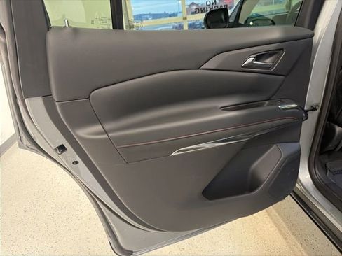 Used 2025 Chevrolet Traverse Z71 image 45