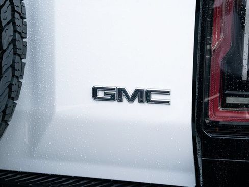 Used 2025 GMC Hummer EV 2X AWD/4WD image 8