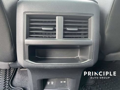 Used 2023 Volkswagen Atlas Cross Sport SE w/ Panoramic Sunroof Package FWD image 30