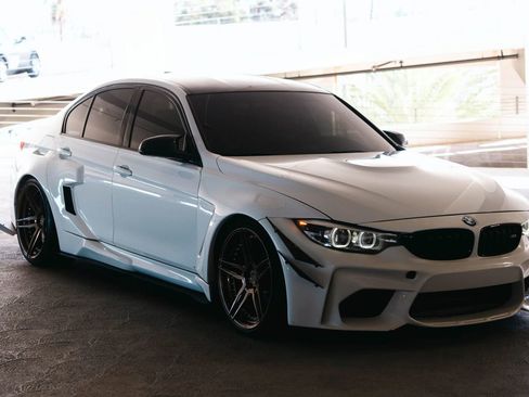 Used 2018 BMW M3 Sedan w/ Competition Package image 11