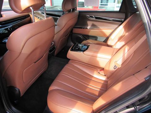 Used 2022 Genesis G80 2.5T image 10