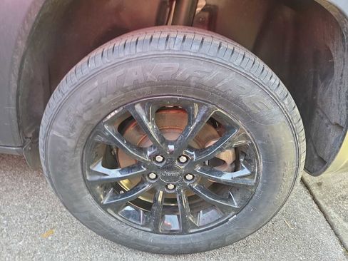 Used 2023 Jeep Cherokee Altitude Lux image 7