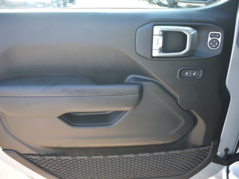 Used 2024 Jeep Wrangler Unlimited Rubicon 4xe w/ Technology Group AWD/4WD image 14
