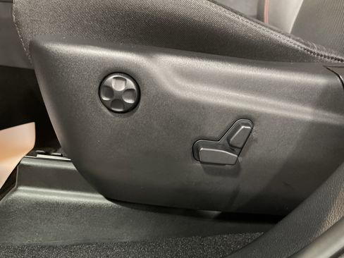 Used 2024 Dodge Durango GT image 11