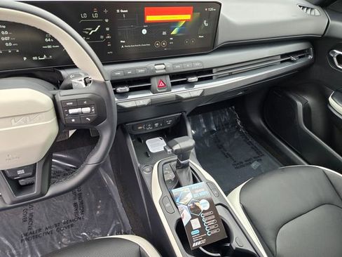 New 2025 Kia K4 GT-Line image 21