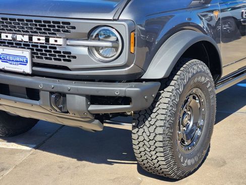 New 2025 Ford Bronco Badlands image 6