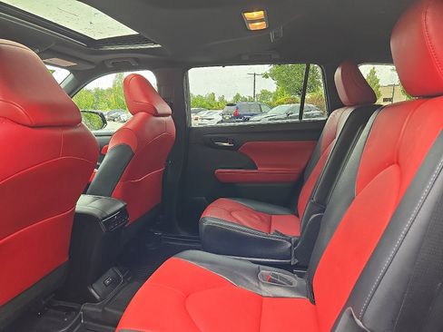 Used 2022 Toyota Highlander XSE w/ Protection Package #3 (TMS) image 10