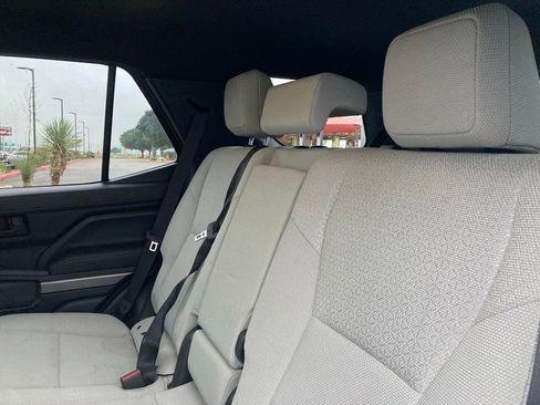 Used 2025 Toyota 4Runner SR5 AWD/4WD image 11