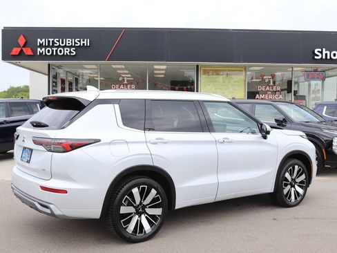 Used 2025 Mitsubishi Outlander SEL AWD/4WD image 34