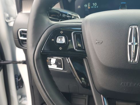 New 2026 Lincoln Corsair Reserve image 17