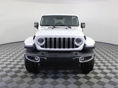 Used 2025 Jeep Wrangler Unlimited Sahara AWD/4WD image 25