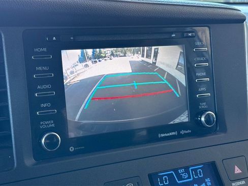 Used 2018 Toyota Sienna SE image 18