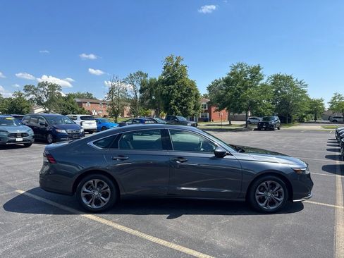 Certified 2023 Honda Accord EX image 3