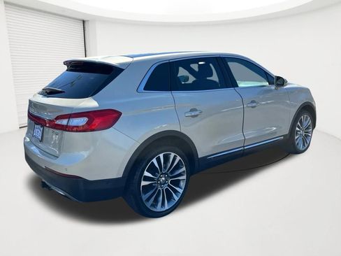 Used 2016 Lincoln MKX Reserve w/ Technology Package AWD/4WD image 5