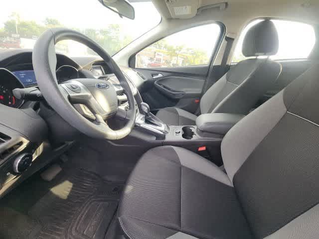 Used 2014 Ford Focus SE w/ SE Winter Package FWD image 21
