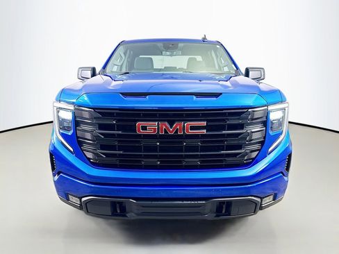 Used 2023 GMC Sierra 1500 Elevation image 2
