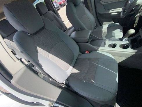 Used 2017 Chevrolet Traverse LS FWD image 8