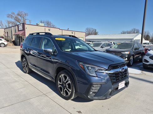 Used 2023 Subaru Ascent Limited w/ Technology Package image 3