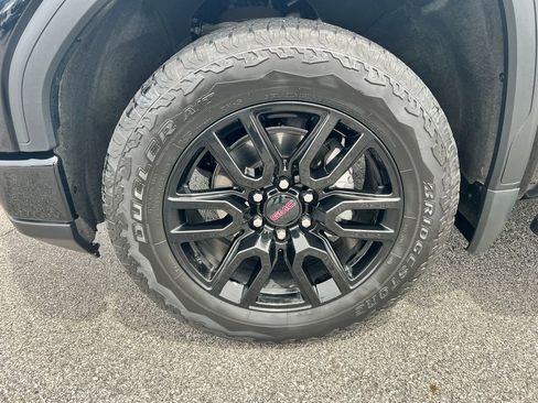 Used 2023 GMC Sierra 1500 Elevation w/ Elevation Premium Package AWD/4WD image 17