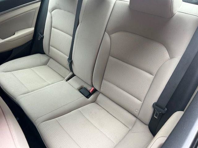 Used 2017 Hyundai Elantra SE FWD image 12