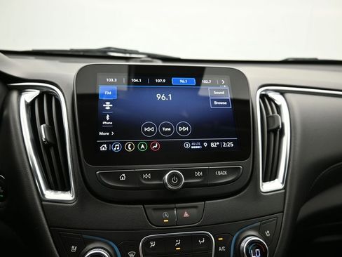 Used 2024 Chevrolet Malibu LT image 16