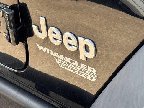 Used 2020 Jeep Wrangler Unlimited Sport S AWD/4WD image 19