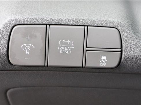 New 2025 Hyundai Elantra SEL image 13