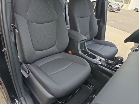 Used 2024 Toyota Corolla Cross LE image 16