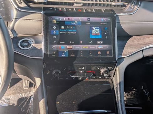 Used 2022 Jeep Grand Cherokee L Limited image 26