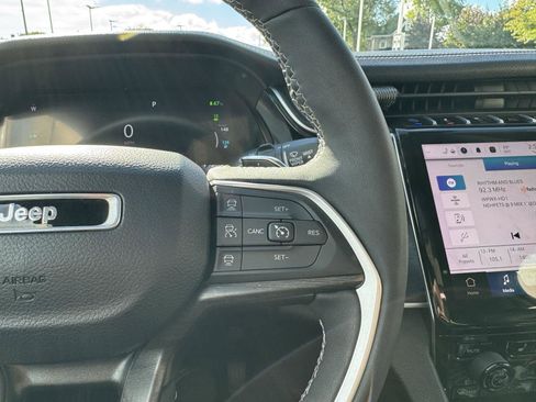 Used 2023 Jeep Grand Cherokee 4XE image 30