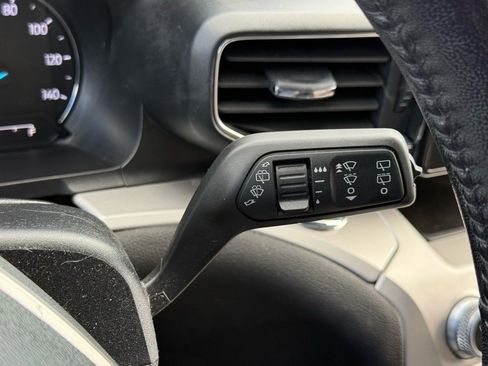 Certified 2022 Ford Explorer XLT w/ Equipment Group 202A image 22