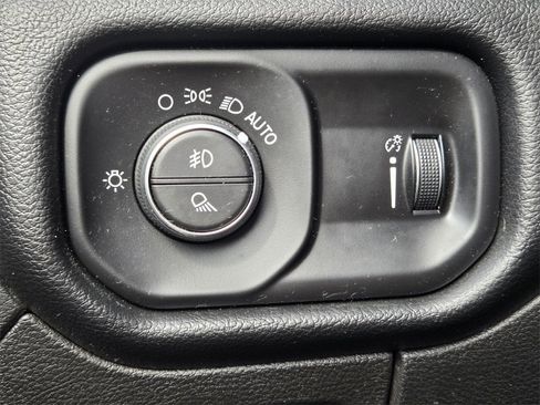 Used 2020 RAM 1500 Big Horn image 33