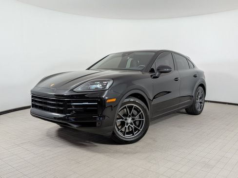 Certified 2024 Porsche Cayenne Coupe AWD/4WD image 1