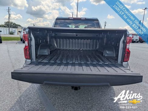 Used 2023 Chevrolet Silverado 1500 LT AWD/4WD image 12