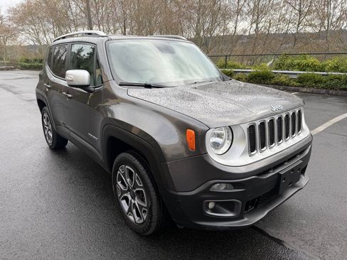 Used 2017 Jeep Renegade Limited AWD/4WD image 3