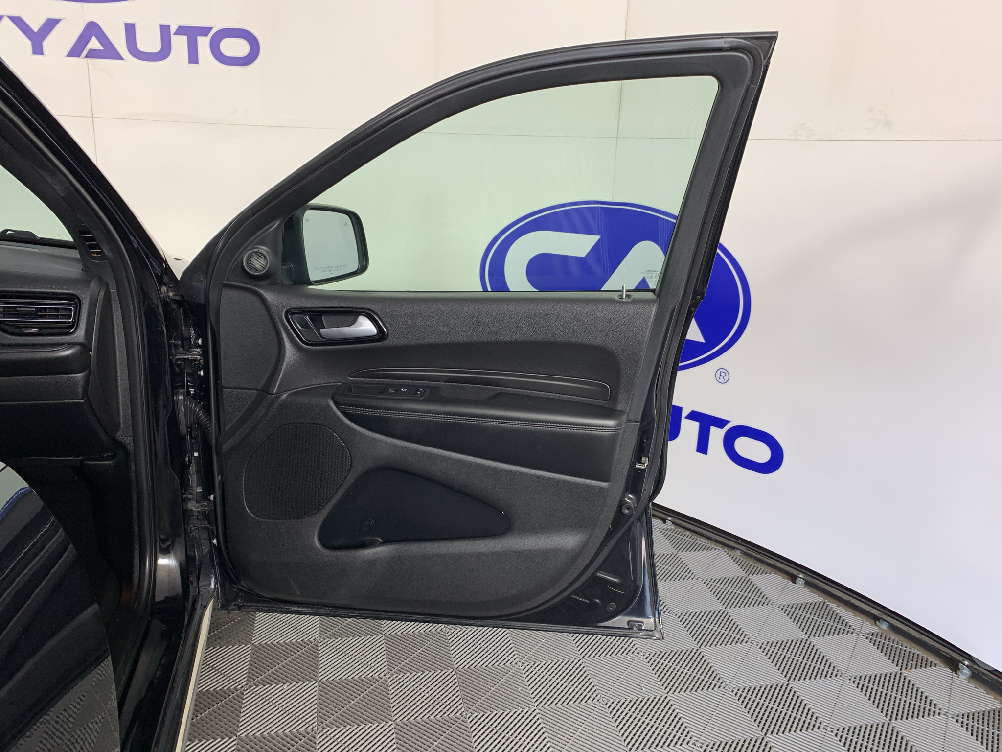 Used 2023 Dodge Durango SXT RWD image 36
