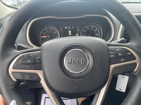 Used 2014 Jeep Cherokee Sport w/ Cold Weather Group AWD/4WD image 11