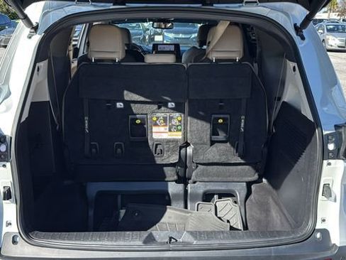 Used 2022 Toyota Sienna XLE image 8