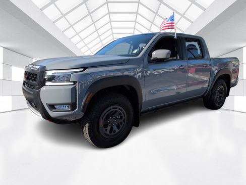 Certified 2025 Nissan Frontier PRO-4X image 3