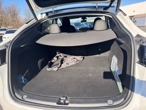 Used 2022 Tesla Model Y Long Range image 10