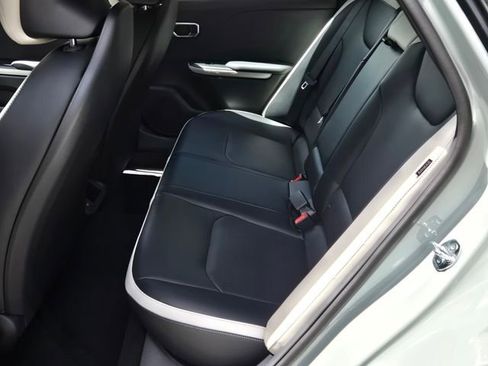 New 2026 Kia K4 GT-Line FWD image 8