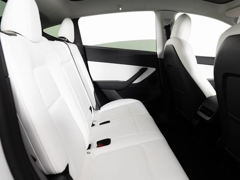 Used 2022 Tesla Model Y Performance AWD/4WD image 24