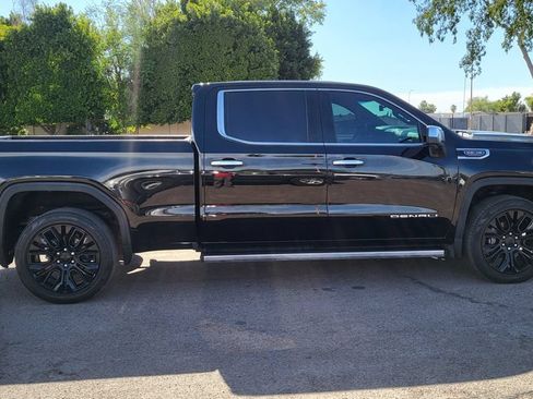 Used 2021 GMC Sierra 1500 Denali w/ Denali Ultimate Package AWD/4WD image 11