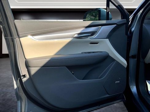 Certified 2024 Cadillac XT5 Premium Luxury w/ LPO, Floor Liner Package AWD/4WD image 19