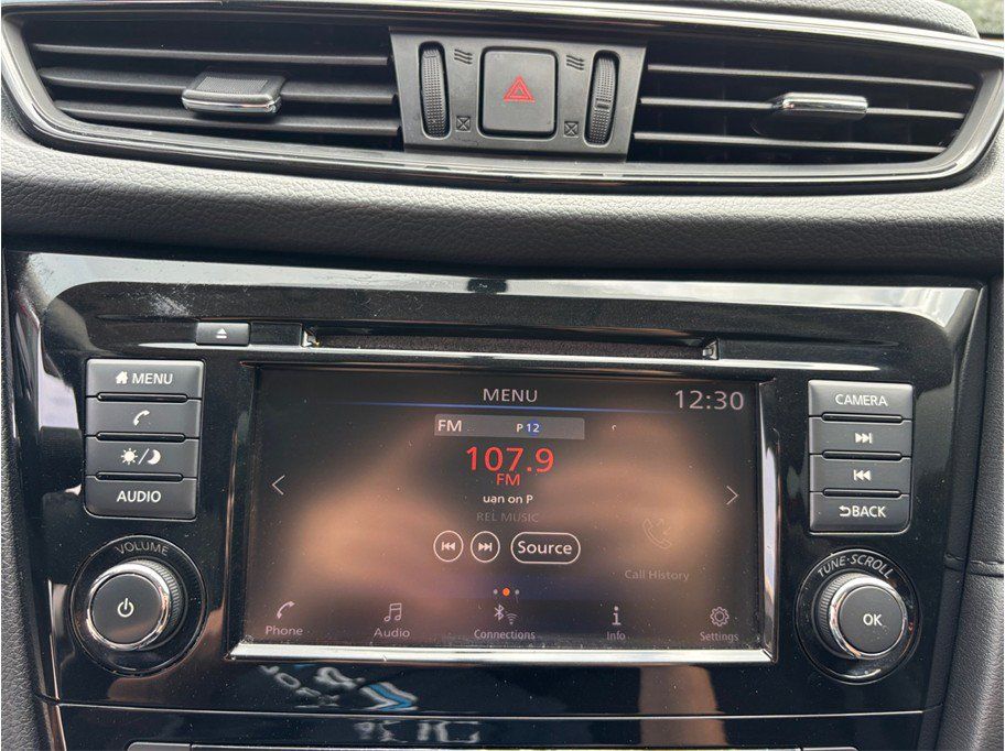 Used 2018 Nissan Rogue SV FWD image 24