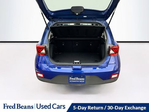 Used 2025 Hyundai Venue SEL image 26