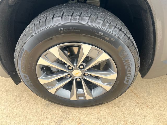 Certified 2025 Chevrolet Equinox LT w/ Safety and Technology Package AWD/4WD image 9