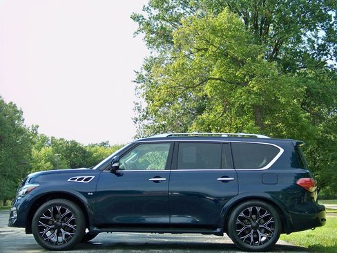 Used 2015 INFINITI QX80 4WD w/ 22" Wheel Package image 10