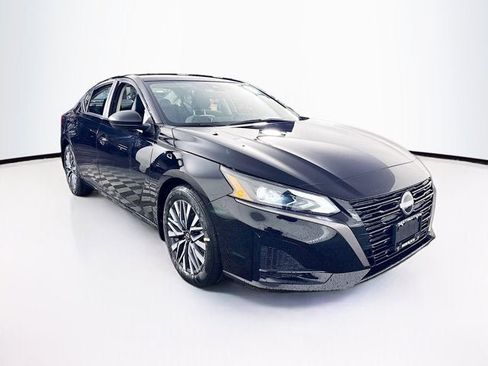 New 2026 Nissan Altima 2.5 SV FWD image 3